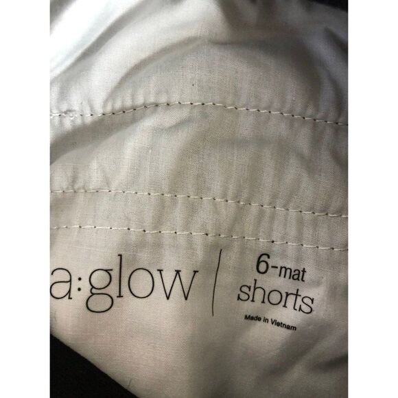 Aglow size 6 maternity green khaki shorts full panel - Picture 4 of 4